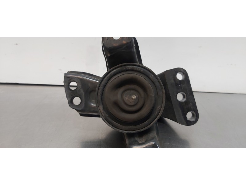 Recambio de soporte motor derecho para kia carens ( ) drive referencia OEM IAM 21810A4900  