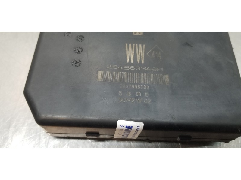 Recambio de caja reles / fusibles para renault scenic iv grand zen referencia OEM IAM 284B63349R  