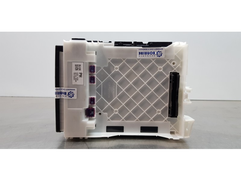 Recambio de caja reles / fusibles para toyota rav 4 plug-in hybrid advance referencia OEM IAM 8273042840  