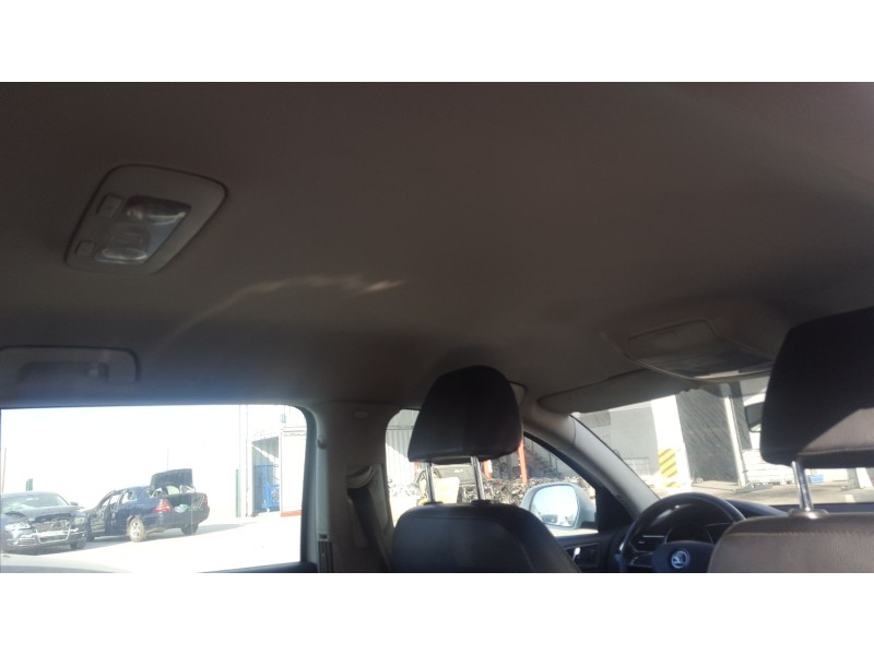 skoda superb combi (3t5) del año 2009