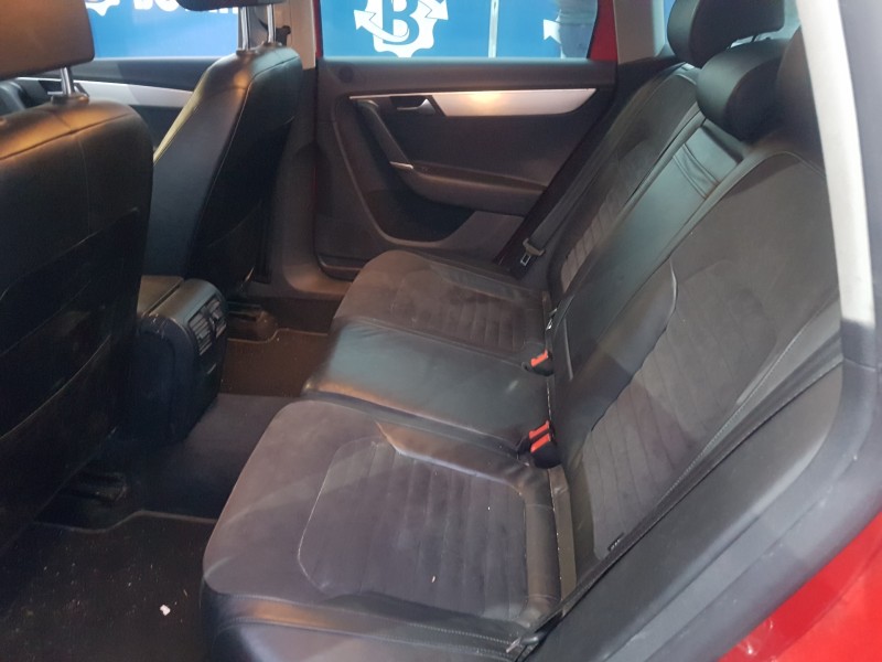 volkswagen passat variant (365) del año 2011