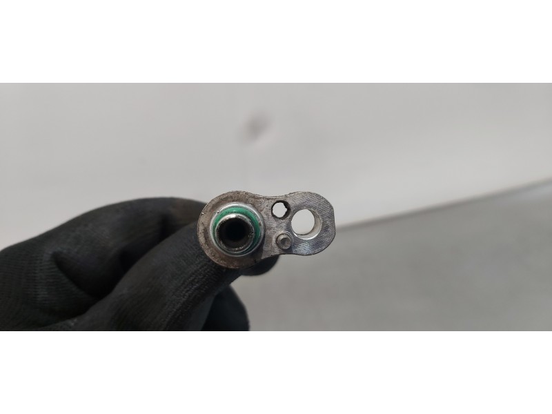 Recambio de tubos aire acondicionado para kia carens ( ) drive referencia OEM IAM 97775A4560  