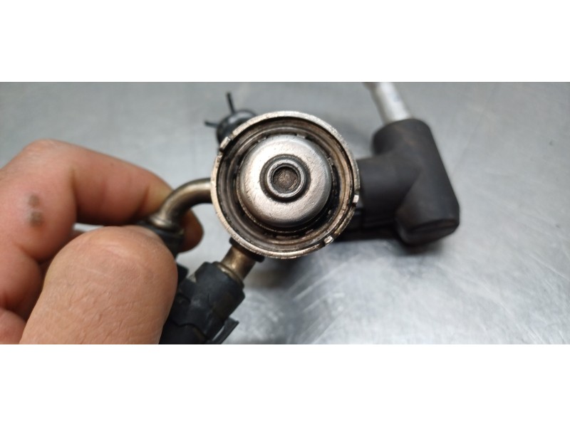 Recambio de inyector para renault scenic iv grand zen referencia OEM IAM 208997976R  