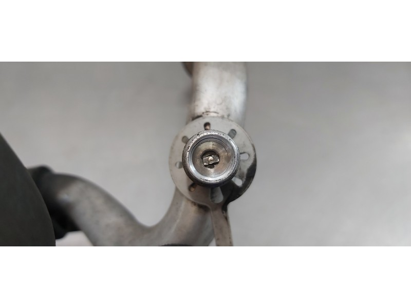 Recambio de tubos aire acondicionado para kia carens ( ) drive referencia OEM IAM 97775A4560  