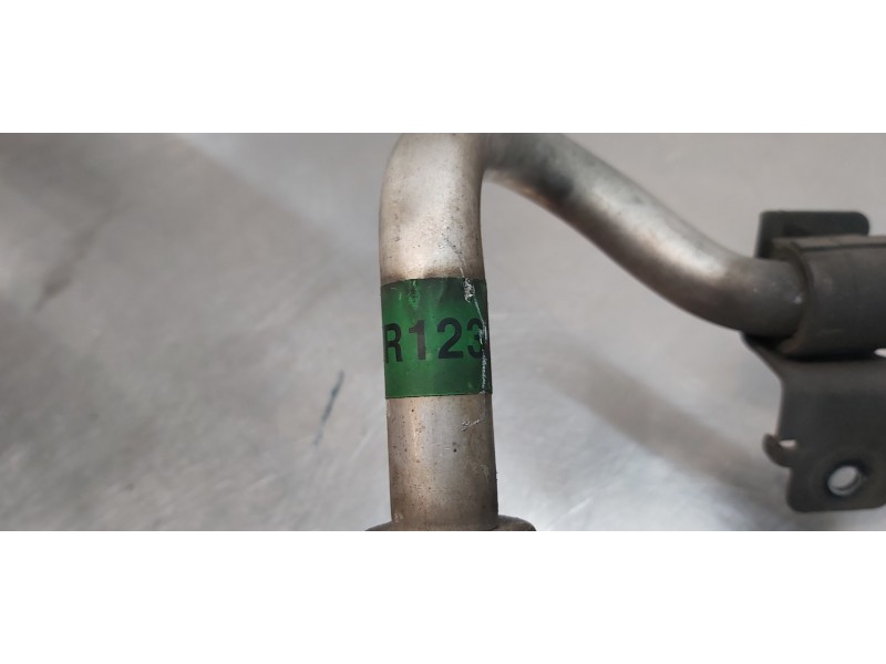 Recambio de tubos aire acondicionado para kia carens ( ) drive referencia OEM IAM 97775A4560  