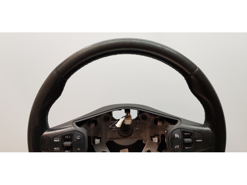 Recambio de volante para kia carens ( ) drive referencia OEM IAM 56100A4530CL2  
