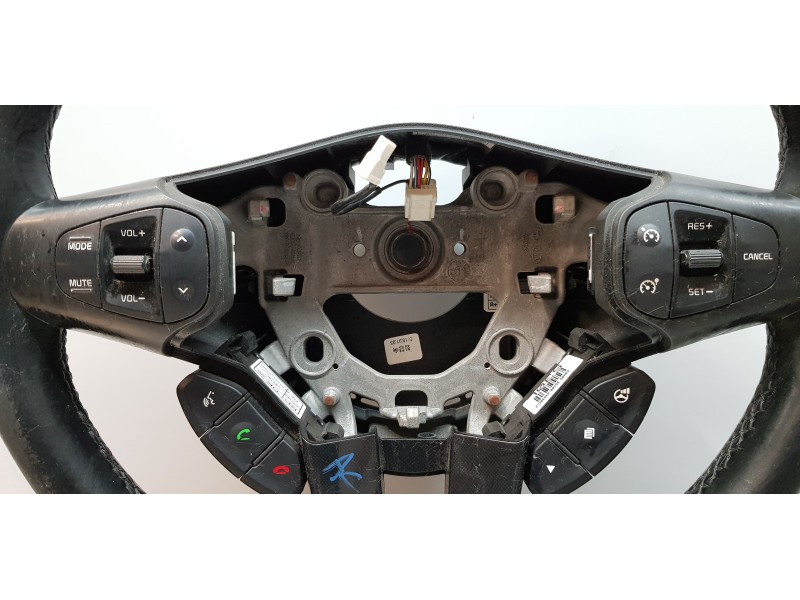 Recambio de volante para kia carens ( ) drive referencia OEM IAM 56100A4530CL2  