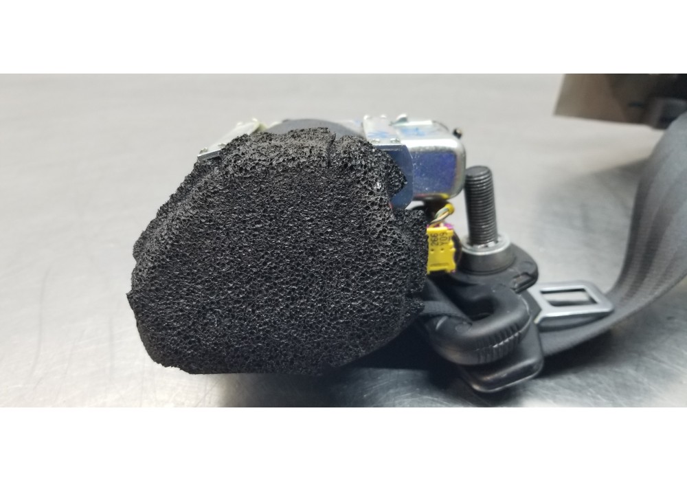 Recambio de cinturon seguridad delantero derecho para alfa romeo mito (145) junior referencia OEM IAM 156100546 618744800 156093