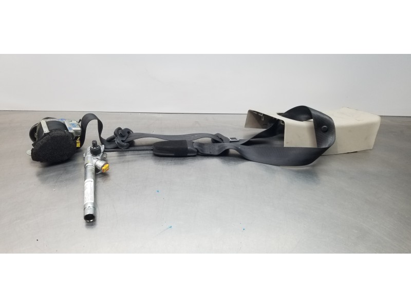 Recambio de cinturon seguridad delantero derecho para alfa romeo mito (145) junior referencia OEM IAM 156100546 618744800 156093