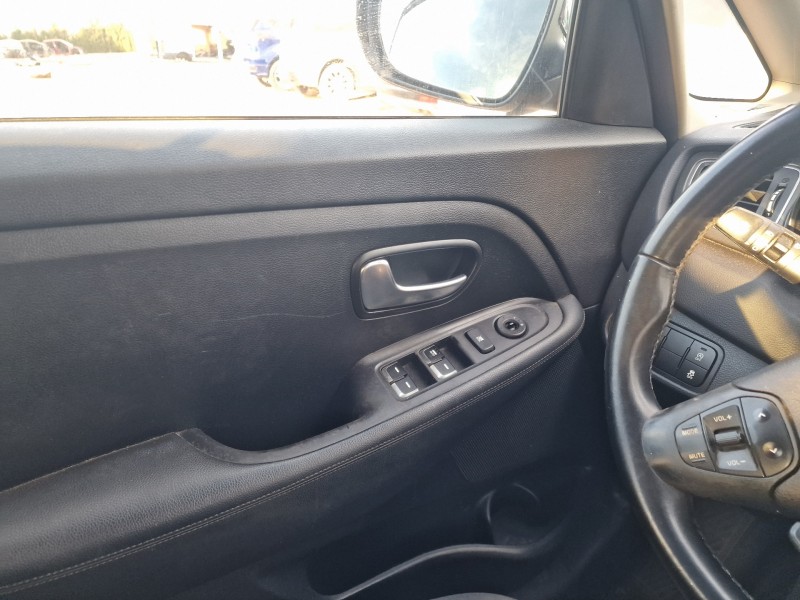 kia carens ( ) del año 2014