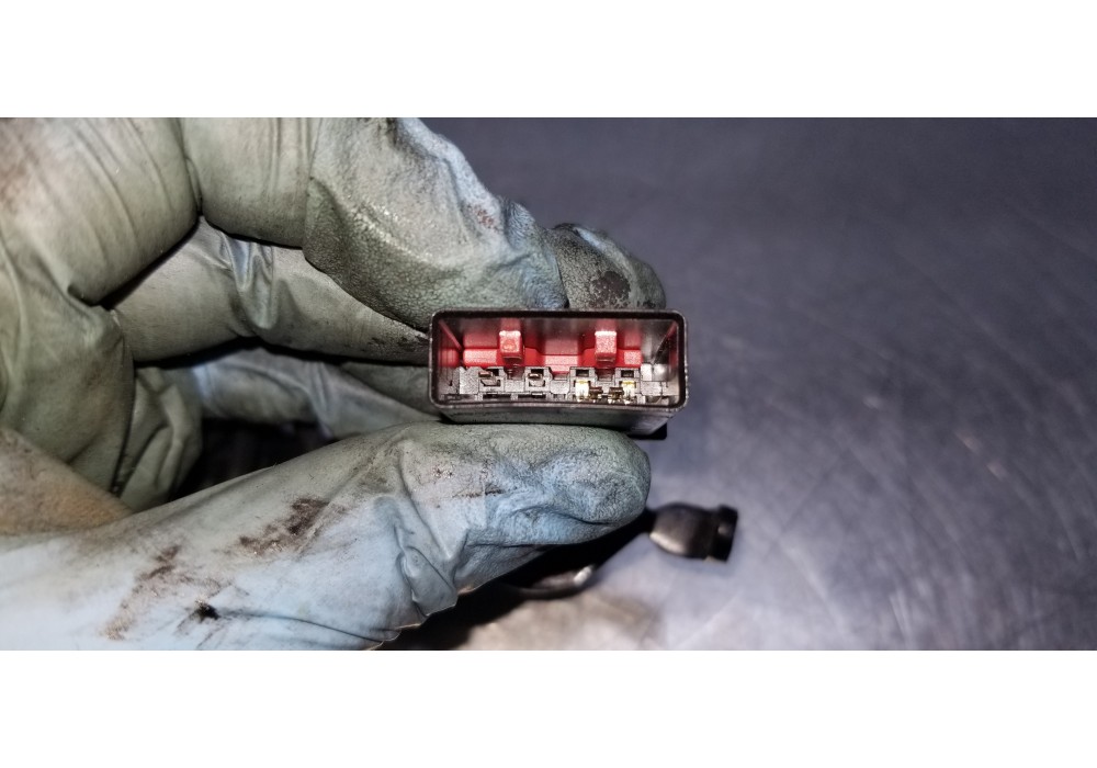 Recambio de enganche del cinturon delantero der para alfa romeo mito (145) junior referencia OEM IAM 71778266 615968100B  Recambio de enganche del cinturon delantero der para alfa romeo mito (145) junior referencia OEM IAM 71778266 615968100B