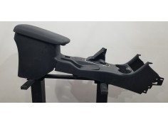 Recambio de apoyabrazos central para mitsubishi outlander (gf0) motion 2wd referencia OEM IAM 8011B729XA 8015A116XA  2