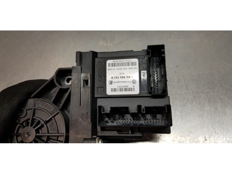 Recambio de motor elevalunas delantero izquierdo para volkswagen golf vi (5k1) advance referencia OEM IAM 5K0959701EZ0B   Recambio de motor elevalunas delantero izquierdo para volkswagen golf vi (5k1) advance referencia OEM IAM 5K0959701EZ0B