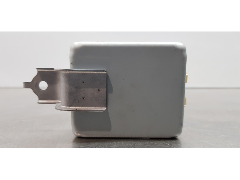 Recambio de modulo electronico para toyota rav 4 plug-in hybrid advance referencia OEM IAM 8657242120 1669002120 