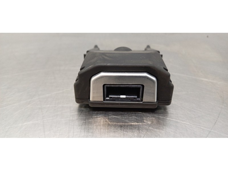 Recambio de modulo electronico para kia ceed sportswagon tech referencia OEM IAM 99211J7210  