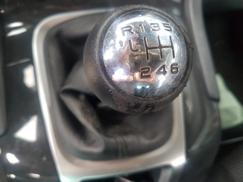 peugeot 5008 del año 2014