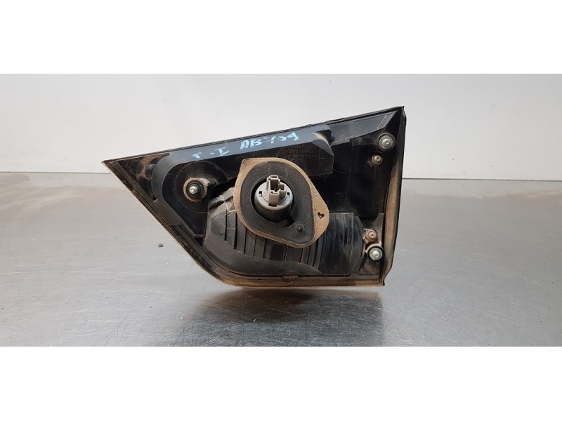 Recambio de piloto trasero izquierdo interior para mitsubishi outlander (cw0) challenge 4wd referencia OEM IAM 8331A005   Recambio de piloto trasero izquierdo interior para mitsubishi outlander (cw0) challenge 4wd referencia OEM IAM 8331A005