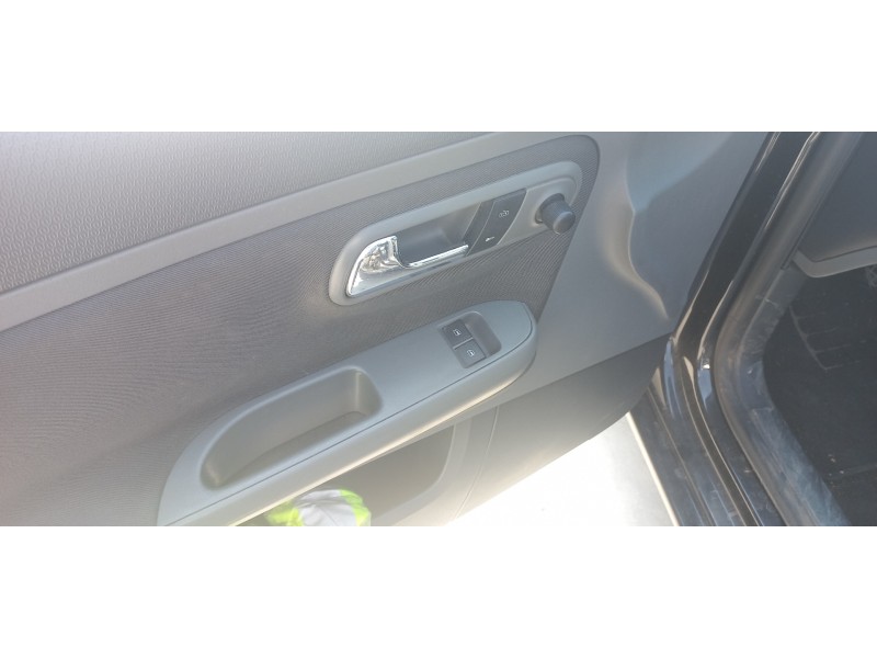 seat ibiza (6l1) del año 2008