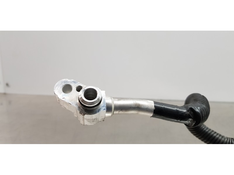 Recambio de tubos aire acondicionado para toyota rav 4 plug-in hybrid advance referencia OEM IAM 8872042040  