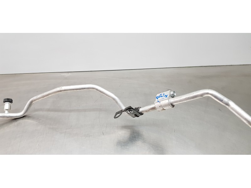 Recambio de tubos aire acondicionado para toyota rav 4 plug-in hybrid advance referencia OEM IAM 8872042040  