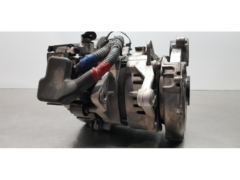 Recambio de alternador para kia ceed sportswagon tech referencia OEM IAM 363002U100  