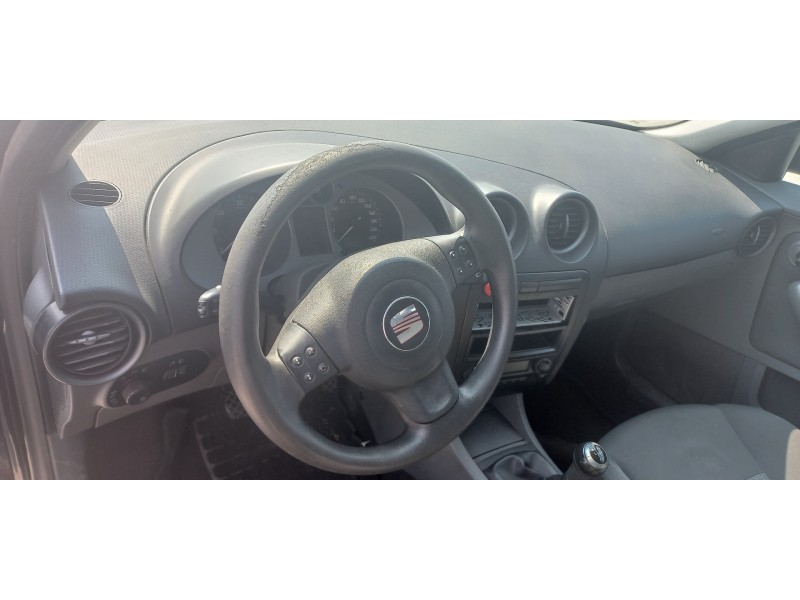 seat ibiza (6l1) del año 2008