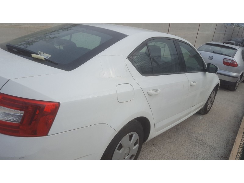 skoda octavia lim. (5e3) del año 2013