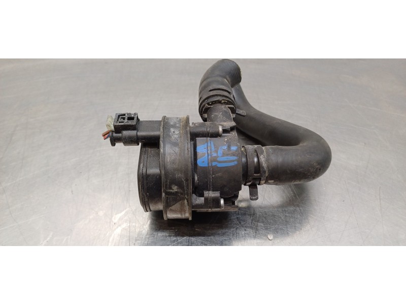 Recambio de bomba agua para mercedes clase b (w246) b 200 cdi (246.208) referencia OEM IAM A0005000686  