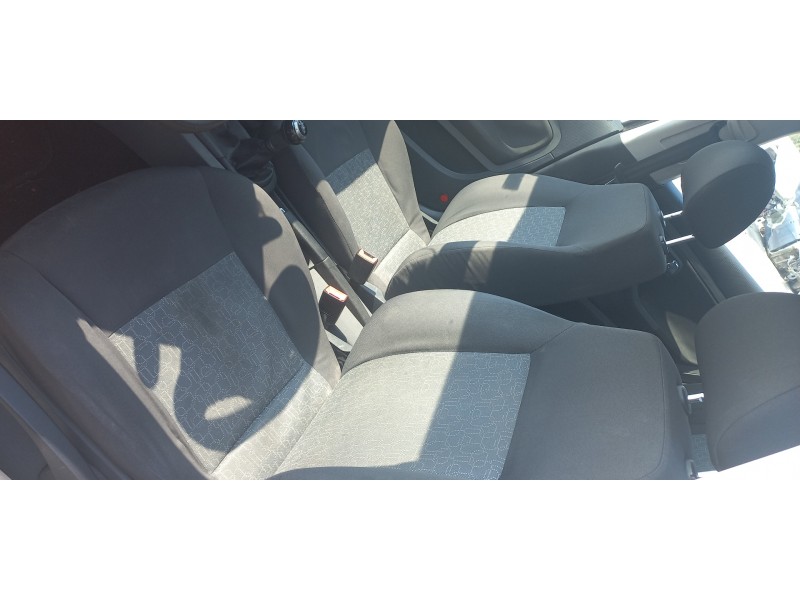 seat ibiza (6l1) del año 2008