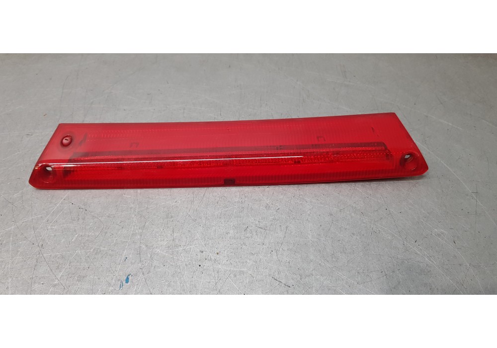 Recambio de luz central de freno para ford focus lim. st-line b&r referencia OEM IAM 8A6113A613AKA  