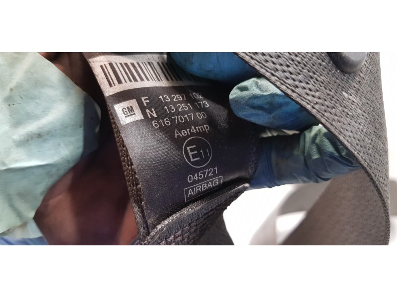 Recambio de cinturon seguridad delantero derecho para chevrolet cruze lt referencia OEM IAM 13297102 13251173  Recambio de cinturon seguridad delantero derecho para chevrolet cruze lt referencia OEM IAM 13297102 13251173