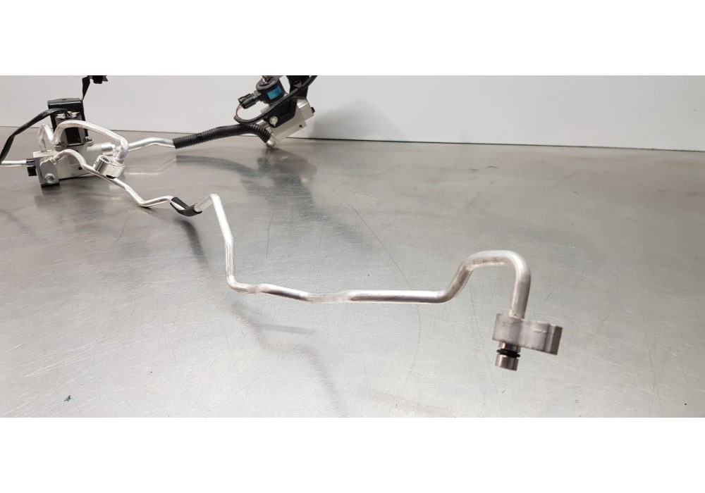 Recambio de tubos aire acondicionado para toyota rav 4 plug-in hybrid advance referencia OEM IAM 8869042100 4475200270 885154211