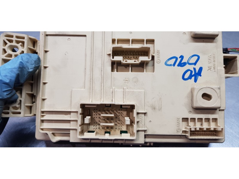 Recambio de caja reles / fusibles para kia ceed sportswagon tech referencia OEM IAM 91953J7420  