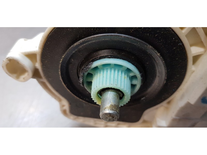 Recambio de motor elevalunas trasero derecho para skoda superb combi (3t5) ambition referencia OEM IAM 8K0959812A  