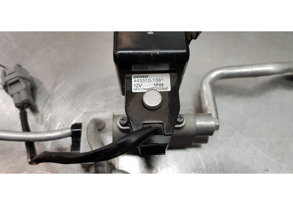 Recambio de tubos aire acondicionado para toyota rav 4 plug-in hybrid advance referencia OEM IAM 8869042100 4475200270 885154211