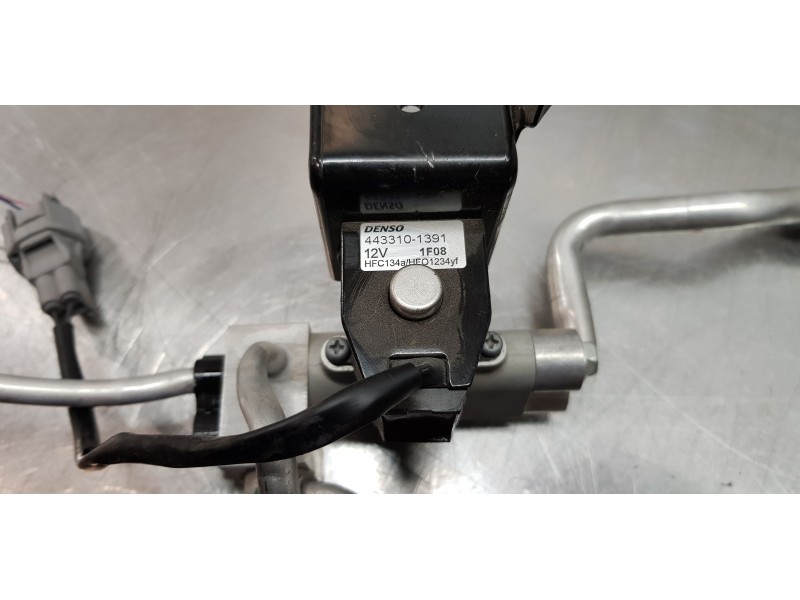Recambio de tubos aire acondicionado para toyota rav 4 plug-in hybrid advance referencia OEM IAM 8869042100 4475200270 885154211