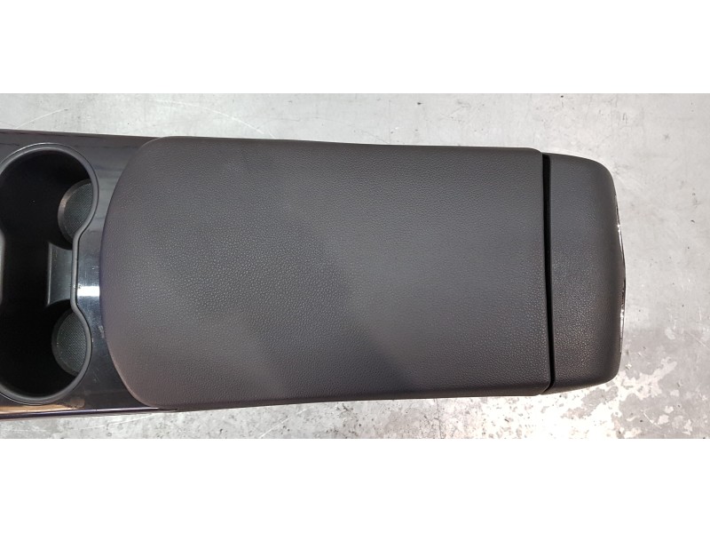 Recambio de apoyabrazos central para peugeot 3008 premium referencia OEM IAM 7591Q3  