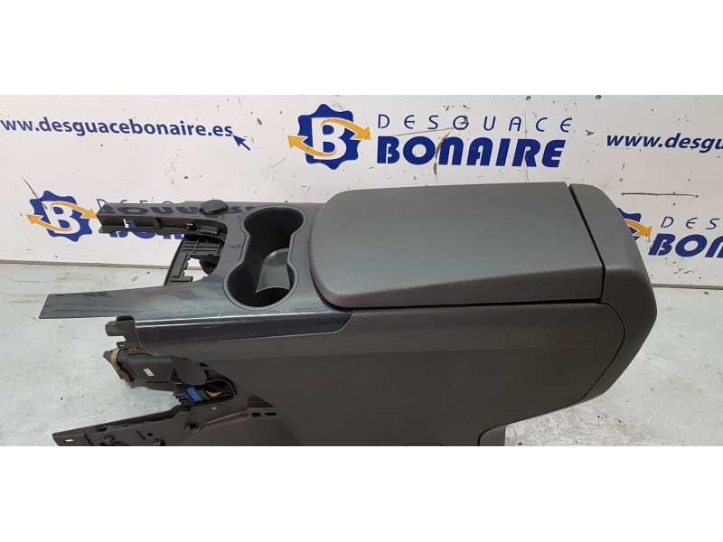 Recambio de apoyabrazos central para peugeot 3008 premium referencia OEM IAM 7591Q3  