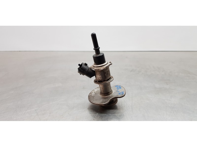 Recambio de inyector para seat leon sportstourer (kl8) xcellence referencia OEM IAM 7LA131113A  