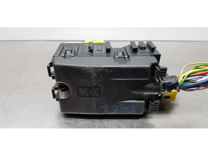Recambio de caja reles / fusibles para opel grandland x excellence referencia OEM IAM 9806192580   Recambio de caja reles / fusibles para opel grandland x excellence referencia OEM IAM 9806192580