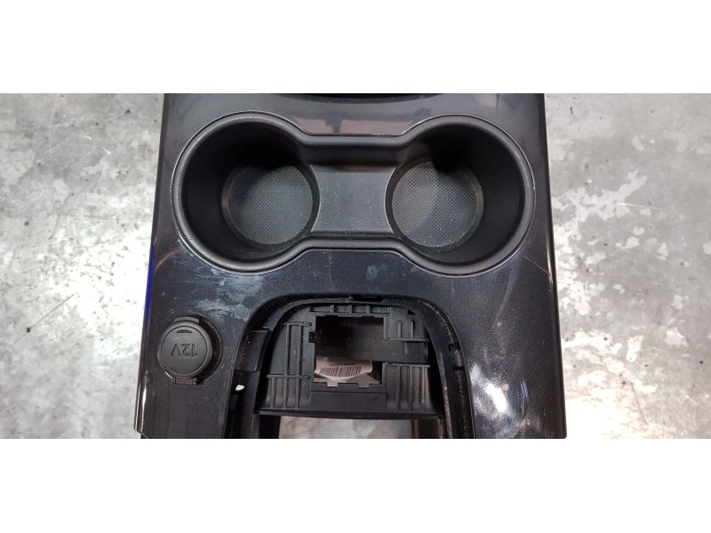 Recambio de apoyabrazos central para peugeot 3008 premium referencia OEM IAM 7591Q3  