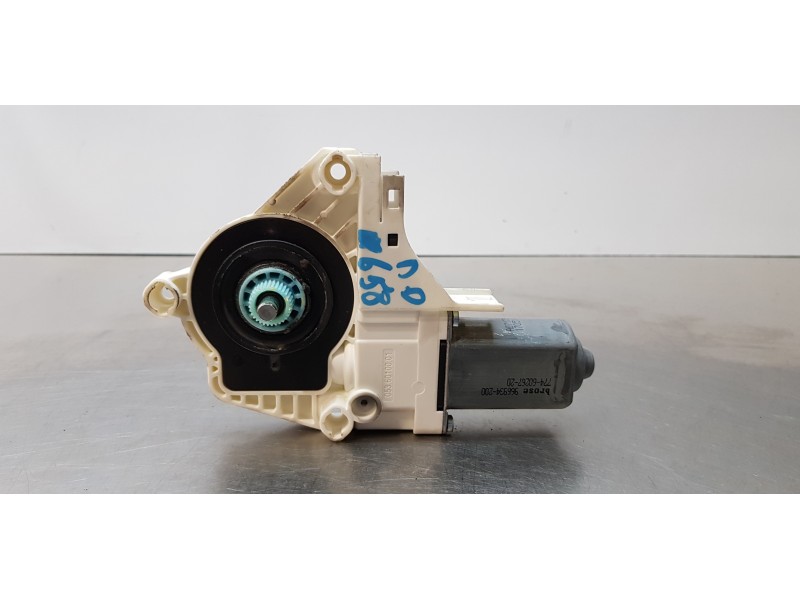 Recambio de motor elevalunas delantero derecho para skoda superb combi (3t5) active referencia OEM IAM 8K0959802A  