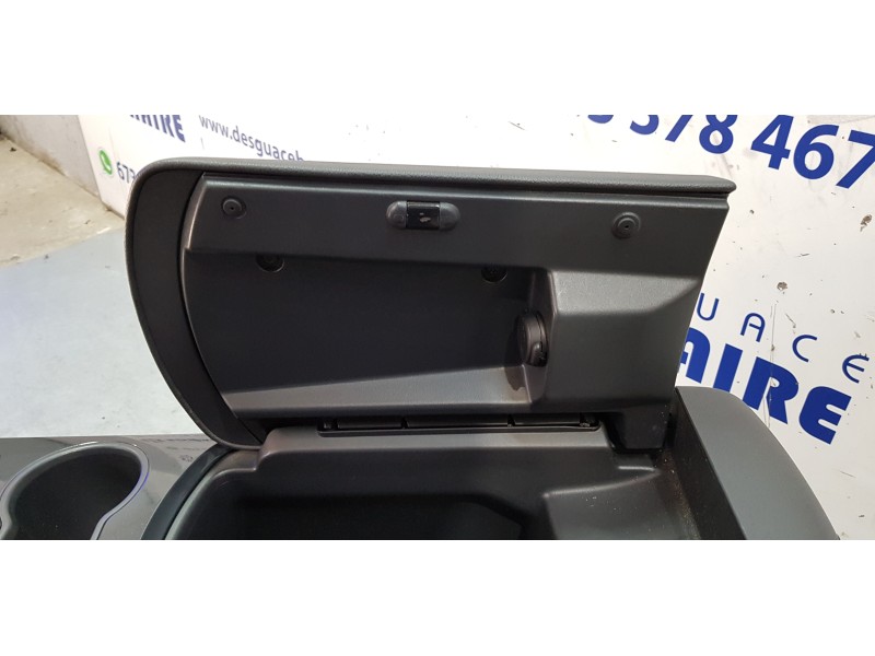 Recambio de apoyabrazos central para peugeot 3008 premium referencia OEM IAM 7591Q3  