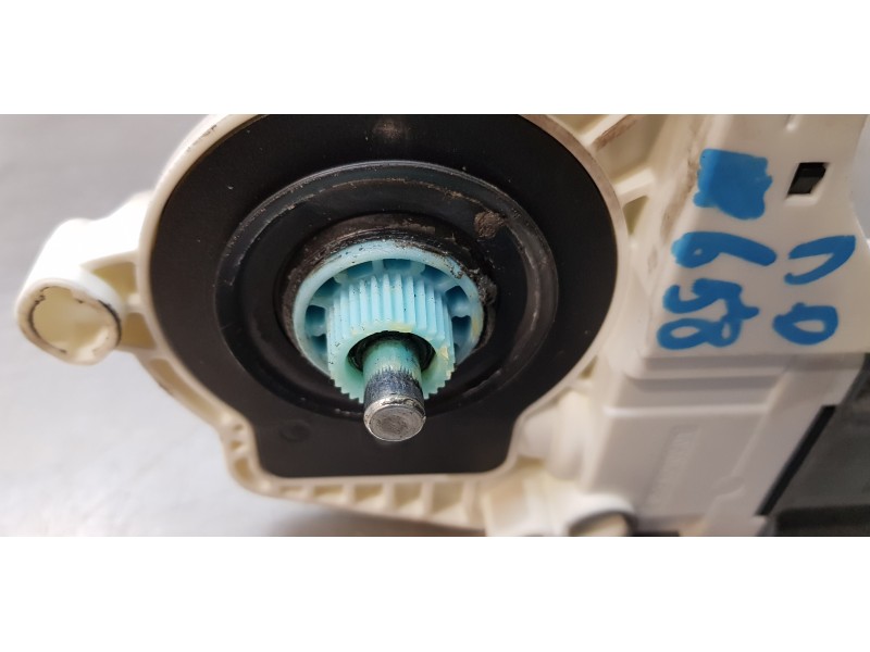 Recambio de motor elevalunas delantero derecho para skoda superb combi (3t5) active referencia OEM IAM 8K0959802A  