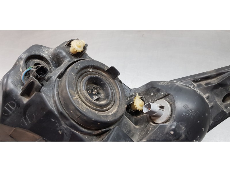 Recambio de faro derecho para chevrolet cruze lt referencia OEM IAM 42371138   Recambio de faro derecho para chevrolet cruze lt referencia OEM IAM 42371138