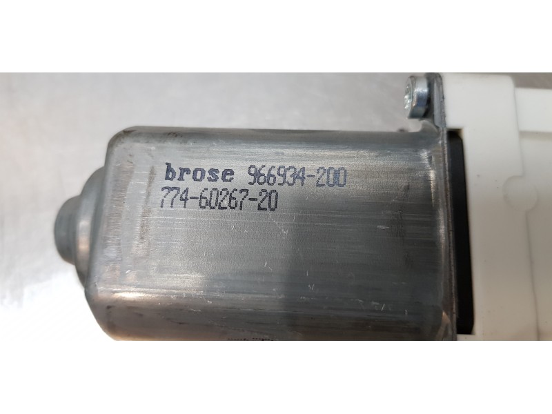 Recambio de motor elevalunas delantero derecho para skoda superb combi (3t5) active referencia OEM IAM 8K0959802A  