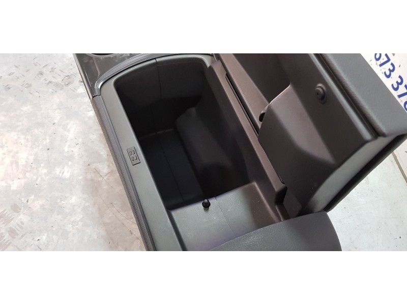 Recambio de apoyabrazos central para peugeot 3008 premium referencia OEM IAM 7591Q3  