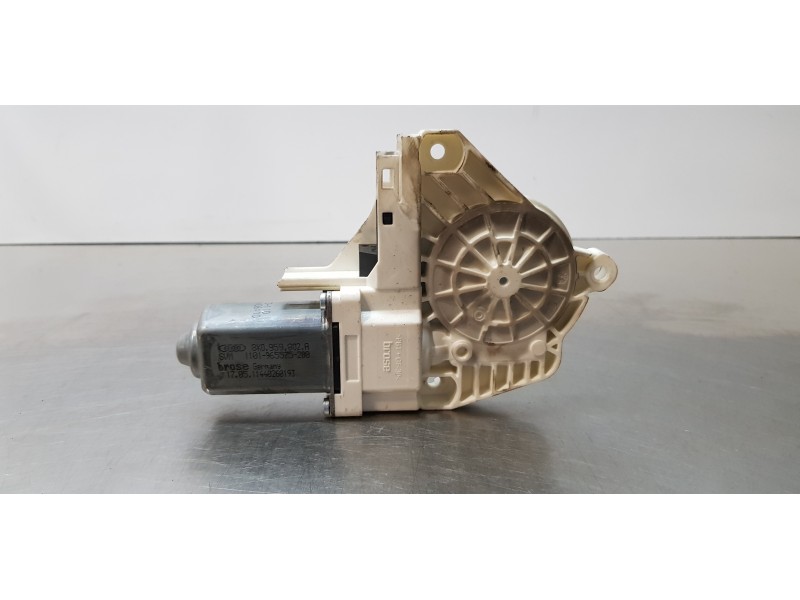 Recambio de motor elevalunas delantero derecho para skoda superb combi (3t5) active referencia OEM IAM 8K0959802A  