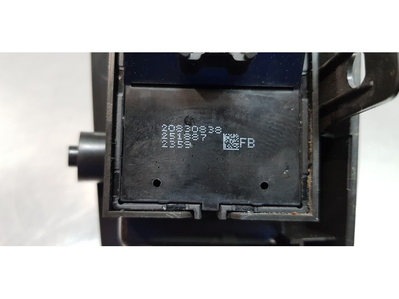 Recambio de mando elevalunas delantero izquierdo para chevrolet cruze lt referencia OEM IAM 20830838   Recambio de mando elevalunas delantero izquierdo para chevrolet cruze lt referencia OEM IAM 20830838