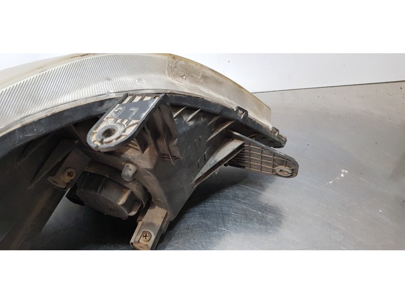 Recambio de faro izquierdo para ssangyong rexton 270 xdi limited referencia OEM IAM 8310108103HBC  